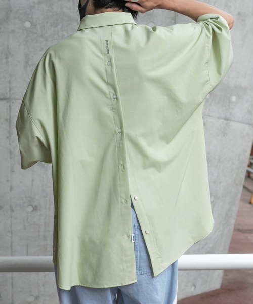 Perushu（ペルーシュ）の「リフレクターロゴバックボタンアシメシャツ（シャツ/ブラウス・メンズ・ホワイト/ライトグリーン/サックスブルー・MEDIUM/LARGE）」の22枚目の写真