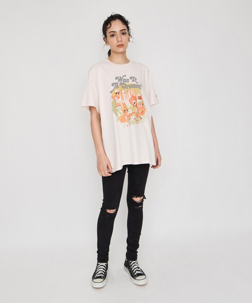 Levi's（リーバイス）の「GRAPHIC JET TEE WAS IT A DREAM? ALMOST MAUVE（Tシャツ/カットソー・レディース・マルチ・M/XS/L/S）」の5枚目の写真