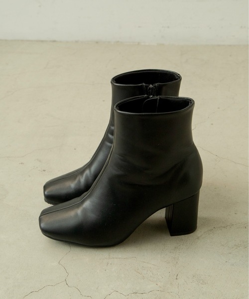 ANGIE（アンジー）の「スクエアトゥショートブーツ（ブーツ・レディース・ブラック/アイボリー・SMALL/MEDIUM/LARGE/X-LARGE）」の9枚目の写真