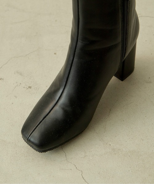 ANGIE（アンジー）の「スクエアトゥショートブーツ（ブーツ・レディース・ブラック/アイボリー・SMALL/MEDIUM/LARGE/X-LARGE）」の7枚目の写真