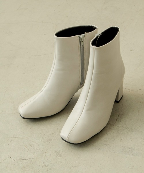 ANGIE（アンジー）の「スクエアトゥショートブーツ（ブーツ・レディース・ブラック/アイボリー・SMALL/MEDIUM/LARGE/X-LARGE）」の11枚目の写真