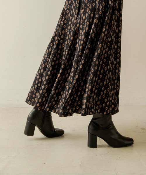 ANGIE（アンジー）の「スクエアトゥショートブーツ（ブーツ・レディース・ブラック/アイボリー・SMALL/MEDIUM/LARGE/X-LARGE）」の14枚目の写真