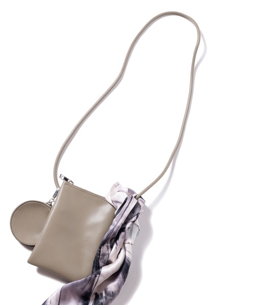 LAYMEE(レイミー)の「Dlory mini bag / ドローリーミニバッグ(ボディバッグ/ウエストポーチ・レディース・ブラック/キャメル/カーキ系/ブルー系・FREE)」の2枚目の写真