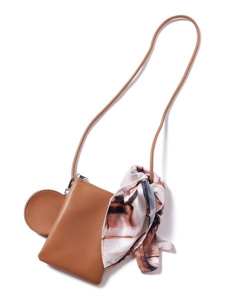 LAYMEE(レイミー)の「Dlory mini bag / ドローリーミニバッグ(ボディバッグ/ウエストポーチ・レディース・ブラック/キャメル/カーキ系/ブルー系・FREE)」の4枚目の写真
