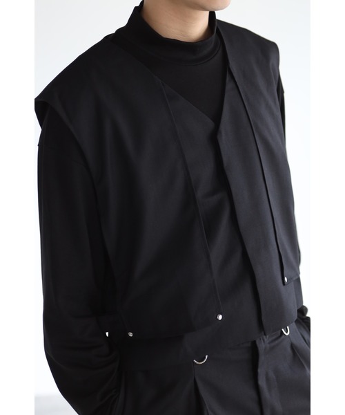 CREARE -LINO-（クレアーレリノ）の「レイヤード 比翼開き ノーカラーベスト/ジレ<セットアップ>（ベスト・メンズ・ブラック/グレイッシュベージュ/カーキ・M/L）」の8枚目の写真