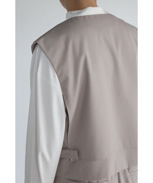 CREARE -LINO-（クレアーレリノ）の「レイヤード 比翼開き ノーカラーベスト/ジレ<セットアップ>（ベスト・メンズ・ブラック/グレイッシュベージュ/カーキ・M/L）」の22枚目の写真