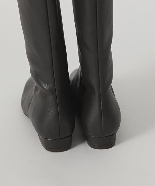 RIVE DROITE(リヴドロワ)の「すっきり美脚見え スクエアトゥロングブーツ(ブーツ・レディース・ブラック/ダークブラウン・23.5/24.5)」の8枚目の写真