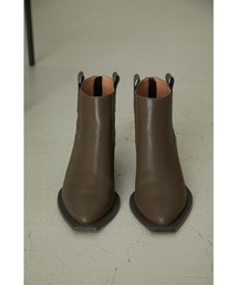 Side belt short boots