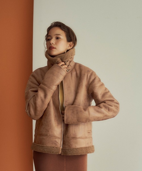 titivate(ティティベイト)の「エコムートンフライトジャケット(ムートンコート・レディース・ブラウン/グレイッシュベージュ・S/M)」の21枚目の写真