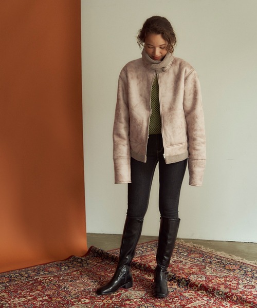 titivate(ティティベイト)の「エコムートンフライトジャケット(ムートンコート・レディース・ブラウン/グレイッシュベージュ・S/M)」の17枚目の写真