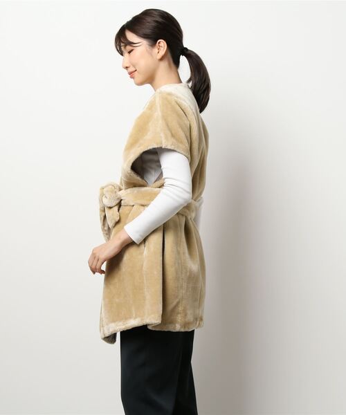B583 BLACK BY MOUSSY eco fur vest カーキ BLACK BY MOUSSY（ブラックバイマウジー）の「eco fur vest(エコファー