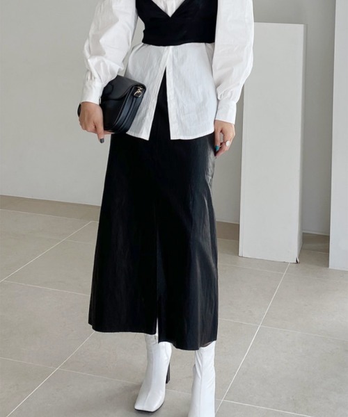 a lot of love（ア ロット オブ ラブ）の「ハイウエスト　フェイクレザー　スリットスカート（スカート・レディース・ブラック・S/M）」の9枚目の写真