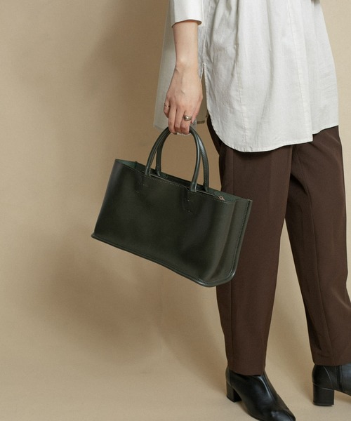 KBF(ケイビーエフ)の「ポーチ付きスクエアキューブハンドBAG(ハンドバッグ・レディース・ブラック/キャメル/カーキ・ONE)」の5枚目の写真