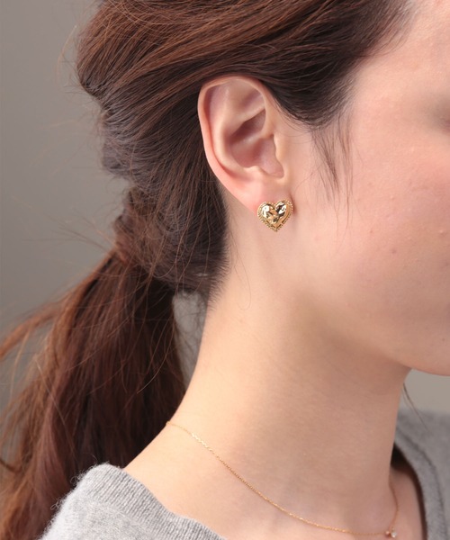 Manon's Selection(マノンズセレクション)の「アンティーク風ハートピアス(ピアス(両耳用)・レディース・ゴールド/シルバー・ONE SIZE)」の4枚目の写真