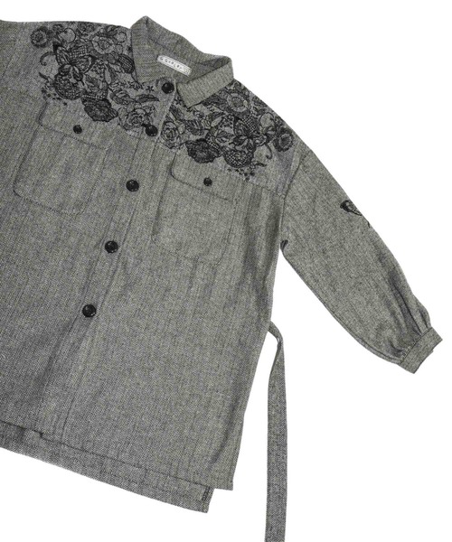iS ScoLar(イズスカラー)の「花蝶刺繍ヘリンボーンジャケット(その他アウター・レディース・ブラック/ベージュ・M)」の10枚目の写真