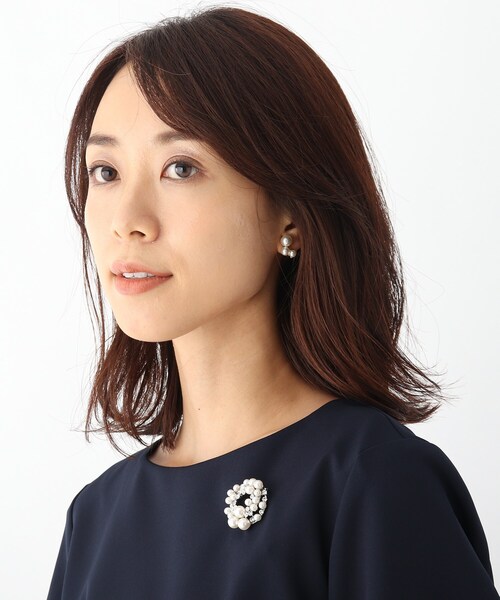 OPAQUE.CLIP(オペークドットクリップ)の「◆フェイクパールラウンドブローチ(ブローチ/コサージュ・レディース・シルバー/ゴールド・00)」の4枚目の写真