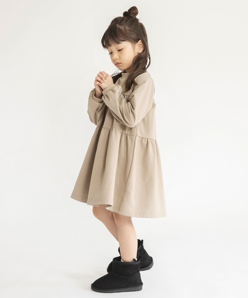 BRANSHES（ブランシェス）の「【WEB限定】ティアードワンピース（ワンピース・キッズ・ブラック/ベージュ/ラベンダー・130/100/150/110/120/140）」の2枚目の写真