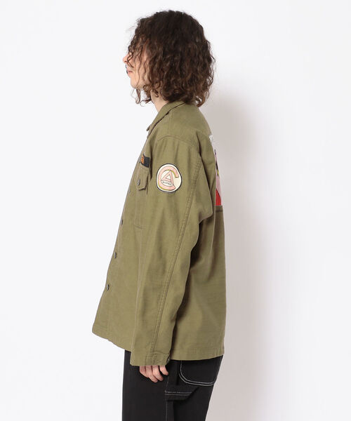 AVIREX(アヴィレックス)の「ユーティリティー シャツ ポスターパッチ / LONG SLEEVE UTILITY SHIRT "POSTER PATCH" / アヴィレックス / AVIREX(シャツ/ブラウス・メンズ・キナリ/ブラック系その他/オリーブ/カモフラージュ・MEDIUM/LARGE/X-LARGE/XX-LARGE)」の18枚目の写真