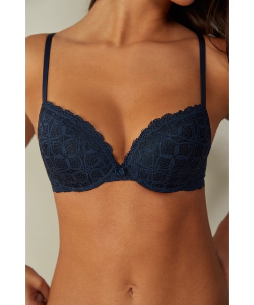 Intimissimi(インティミッシミ)の「Elettra レース スーパープッシュアップブラ(ブラジャー・レディース・キナリ/ブルー/ブラック/レッド・80B/75C/75B/70B/80C/70C/75D/85B)」の21枚目の写真