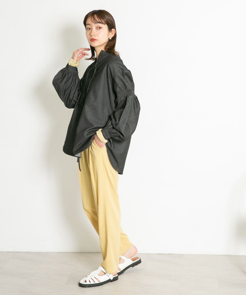 KBF（ケイビーエフ）の「スモッキングデニムブラウス（シャツ/ブラウス・レディース・ブラック/ブルー・ONE）」の7枚目の写真