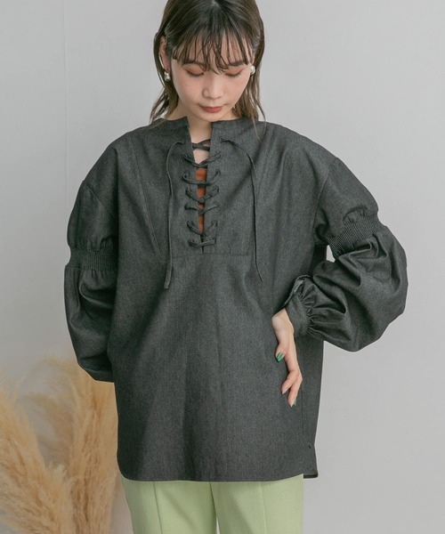 KBF（ケイビーエフ）の「スモッキングデニムブラウス（シャツ/ブラウス・レディース・ブラック/ブルー・ONE）」の9枚目の写真