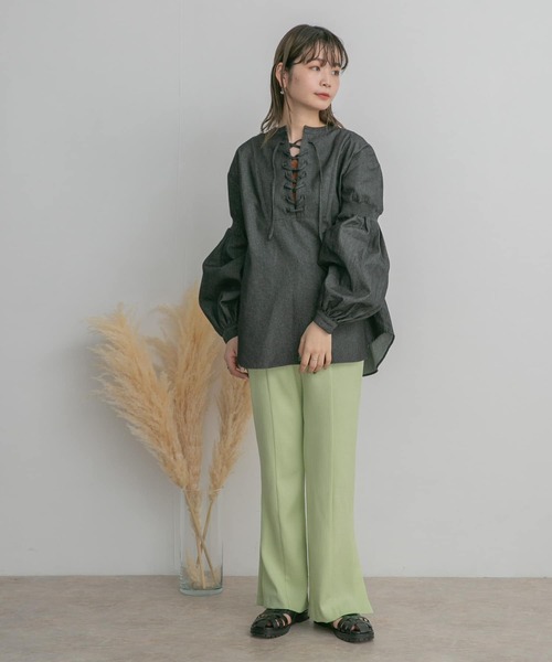 KBF（ケイビーエフ）の「スモッキングデニムブラウス（シャツ/ブラウス・レディース・ブラック/ブルー・ONE）」の10枚目の写真