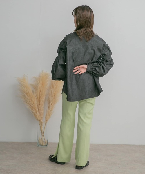 KBF（ケイビーエフ）の「スモッキングデニムブラウス（シャツ/ブラウス・レディース・ブラック/ブルー・ONE）」の12枚目の写真