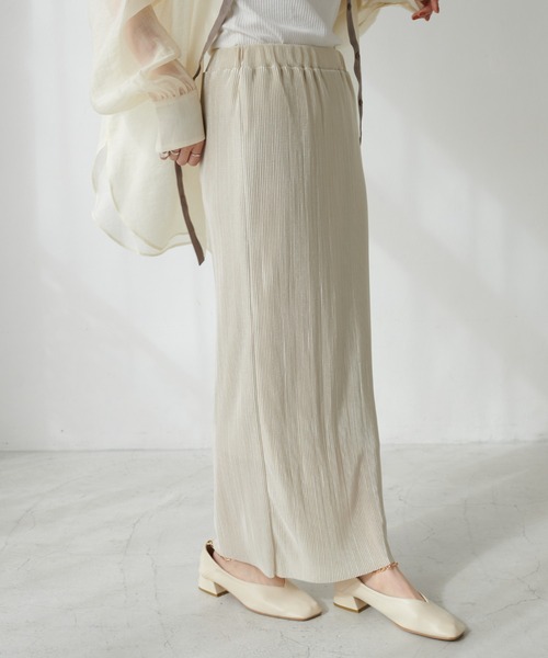 DISCOAT(ディスコート)の「サテンミニプリーツナロースカート(スカート・レディース・ブラック/アイボリー/グレイッシュベージュ・FREE)」の10枚目の写真