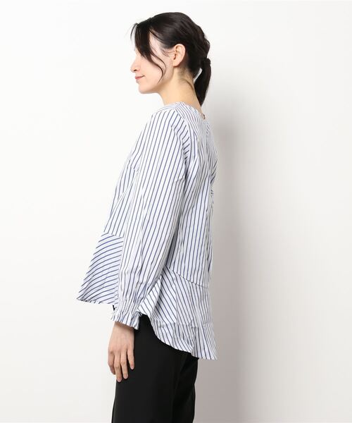 PICCIN（ピッチン）の「袖シャーリング裾フレアブラウス（シャツ/ブラウス・レディース・ネイビー/ホワイト系その他/ブルー系その他・M）」の8枚目の写真