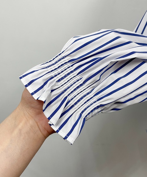 PICCIN（ピッチン）の「袖シャーリング裾フレアブラウス（シャツ/ブラウス・レディース・ネイビー/ホワイト系その他/ブルー系その他・M）」の22枚目の写真