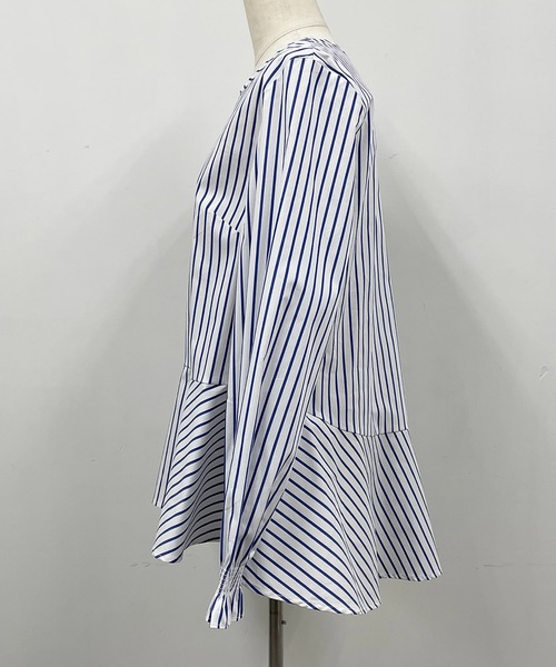 PICCIN（ピッチン）の「袖シャーリング裾フレアブラウス（シャツ/ブラウス・レディース・ネイビー/ホワイト系その他/ブルー系その他・M）」の12枚目の写真