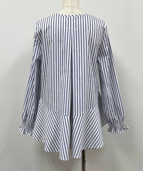 PICCIN（ピッチン）の「袖シャーリング裾フレアブラウス（シャツ/ブラウス・レディース・ネイビー/ホワイト系その他/ブルー系その他・M）」の7枚目の写真