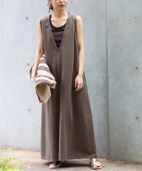 JOURNAL STANDARD relume(ジャーナルスタンダード レリューム)の「リネンコットンカットオフVネックワンピース(ワンピース・レディース・カーキ・FREE)」の18枚目の写真
