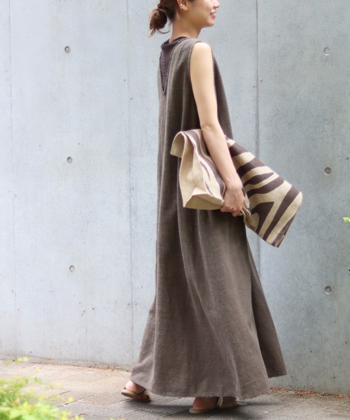 JOURNAL STANDARD relume(ジャーナルスタンダード レリューム)の「リネンコットンカットオフVネックワンピース(ワンピース・レディース・カーキ・FREE)」の22枚目の写真