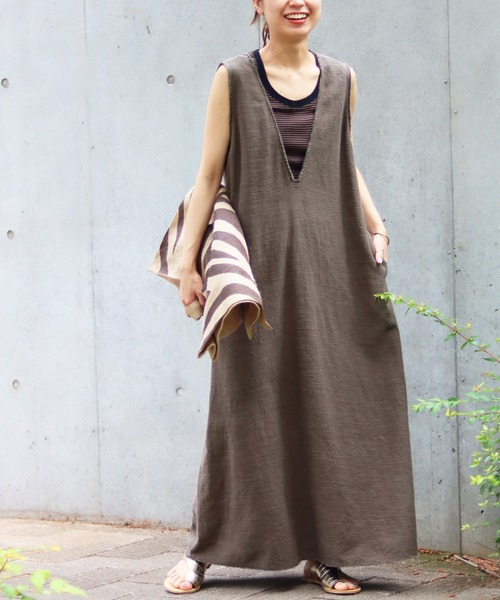 JOURNAL STANDARD relume(ジャーナルスタンダード レリューム)の「リネンコットンカットオフVネックワンピース(ワンピース・レディース・カーキ・FREE)」の19枚目の写真