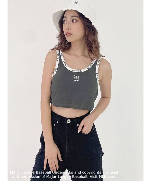 GYDA(ジェイダ)の「GYDA×MLBロゴバインダーデザインビスチェ(タンクトップ・レディース・チャコールグレー/ベージュ/オフホワイト・FREE)」の16枚目の写真