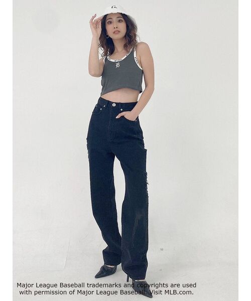 GYDA(ジェイダ)の「GYDA×MLBロゴバインダーデザインビスチェ(タンクトップ・レディース・チャコールグレー/ベージュ/オフホワイト・FREE)」の11枚目の写真