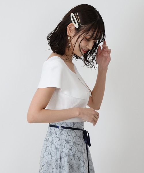 ASTORIA ODIER(アストリアオディール)の「バーサーカラー センターパールプルオーバー(ニット/セーター・レディース・ホワイト/ブラック/ブラウン/マジェンタ/オレンジ・MEDIUM)」の14枚目の写真