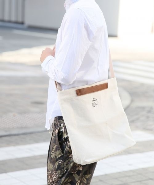 RAGEBLUE（レイジブルー）の「＜3WAY仕様＞キャンバスショルダーバッグ/561182（ショルダーバッグ・メンズ・オリーブ/ネイビー/ホワイト/ブラック・FREE）」の2枚目の写真