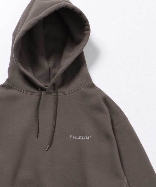 BEN DAVIS/WHITE LABEL（ベンデイビス ホワイトラベル）の「【BEN DAVIS(ベンデイビス)】HEAVY SWEAT HOODIE / ヘビーウェイト 裏起毛 ワンポイント刺繍 パーカー（パーカー・メンズ・ブラック/ダークブラウン/ネイビー/グレー/レッド/イエロー/ブルー/ブルーグレー/モカ/グリーン系その他・MEDIUM/LARGE/X-LARGE）」の5枚目の写真