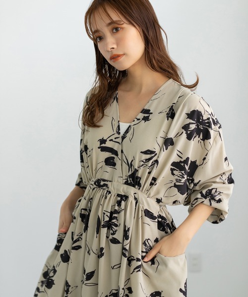 fifth(フィフス)の「シックフラワープリントワンピース(ワンピース・レディース・グリーン/ブラック/ベージュ・M)」の20枚目の写真