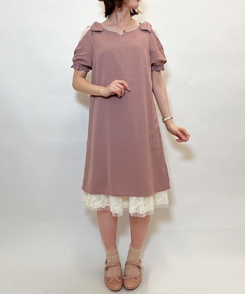 axes femme POETIQUE（アクシーズファムポエティック）の「肩レースＡラインＯＰ（ワンピース・レディース・グリーン/ピンク/ブラック・MEDIUM）」の3枚目の写真