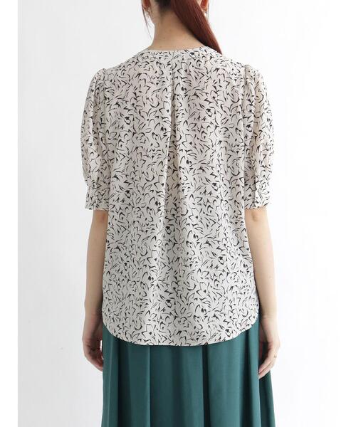 Te chichi(テチチ)の「デシンラインアートプリントブラウス(シャツ/ブラウス・レディース・ベージュ/ネイビー/グリーン・フリ-)」の9枚目の写真