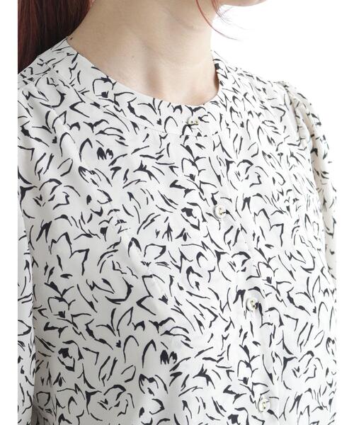 Te chichi(テチチ)の「デシンラインアートプリントブラウス(シャツ/ブラウス・レディース・ベージュ/ネイビー/グリーン・フリ-)」の10枚目の写真