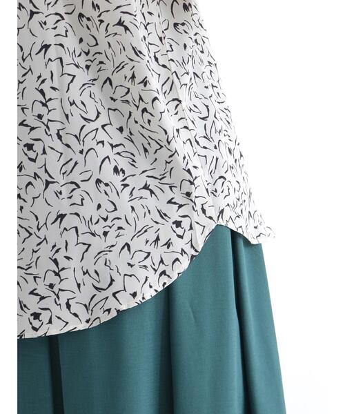 Te chichi(テチチ)の「デシンラインアートプリントブラウス(シャツ/ブラウス・レディース・ベージュ/ネイビー/グリーン・フリ-)」の12枚目の写真