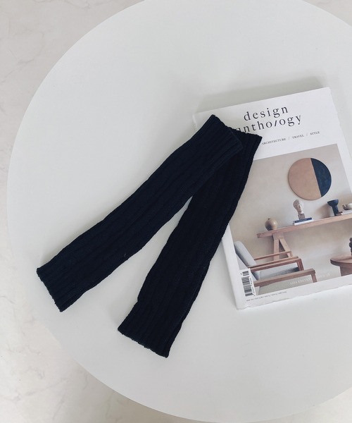 AS KNOW AS plus（アズノゥアズプラス）の「リブ・ケーブル編み バリエ豊富な☆アームウォーマー（アームカバー・レディース・チャコールグレー/グレー/ホワイト系/ブラック系/ブラック/アイボリー/イエロー/オレンジ/ピンク/ブルー/グリーン/パープル/ライトイエロー・FREE）」の16枚目の写真