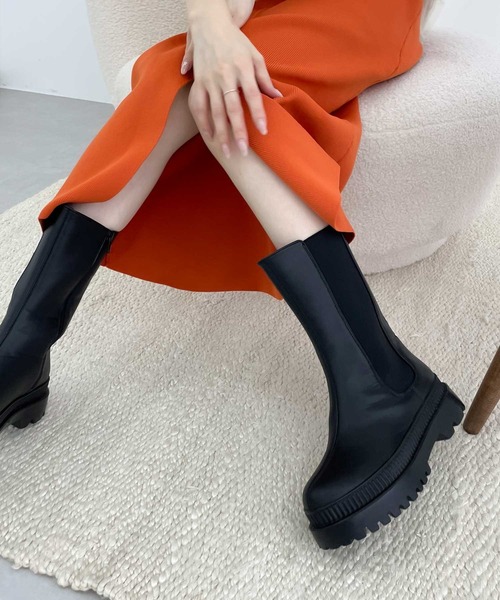 秋の最旬アイテム！サイドゴア厚底トラックソールチェルシーブーツ