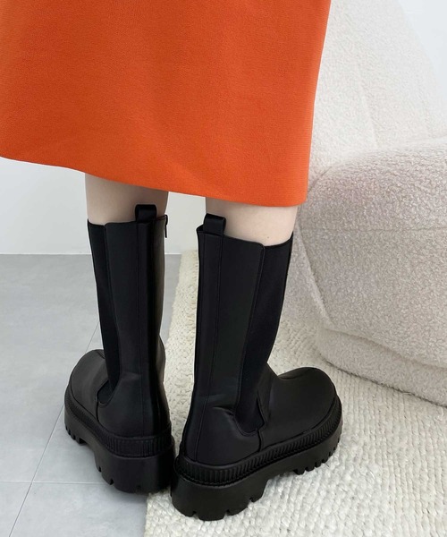 秋の最旬アイテム！サイドゴア厚底トラックソールチェルシーブーツ