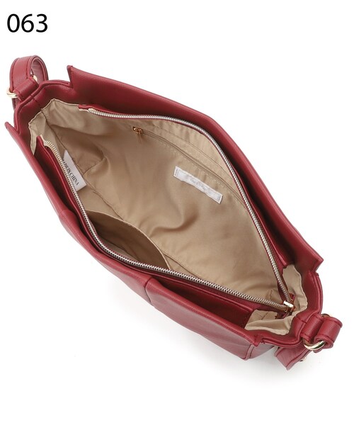 SHOO・LA・RUE(シューラルー)の「◆フェイクレザーキルティングショルダー(ショルダーバッグ・レディース・アイボリー/ブラック/ワインレッド・00)」の8枚目の写真