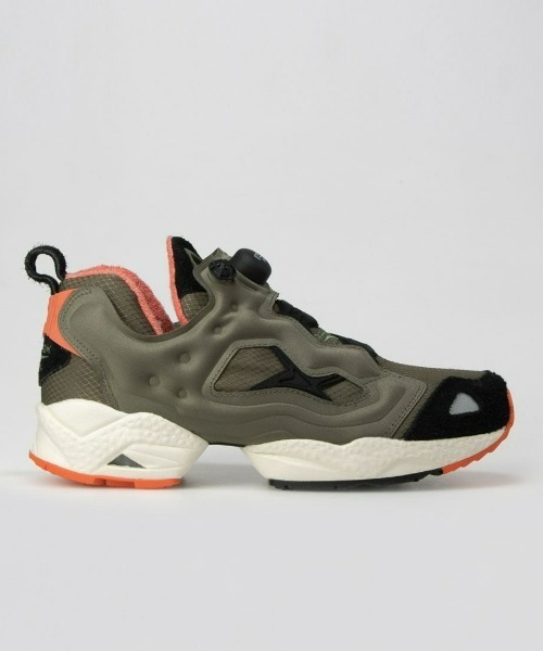 Reebok(リーボック)の「インスタポンプ フューリー / Instapump Fury(スニーカー・メンズ・ブラック/グリーン/チャコールグレー×ブラック/ネイビー/アイボリー/アーミー/オフホワイト・23.5cm/24.5cm/25.5cm/26.5cm/27.5cm/28.5cm/23.0cm/24.0cm/25.0cm/26.0cm/27.0cm/28.0cm/29.0cm/29cm/28cm/24cm/25cm/26cm/23cm/27cm/30.0cm/22.0cm)」の6枚目の写真